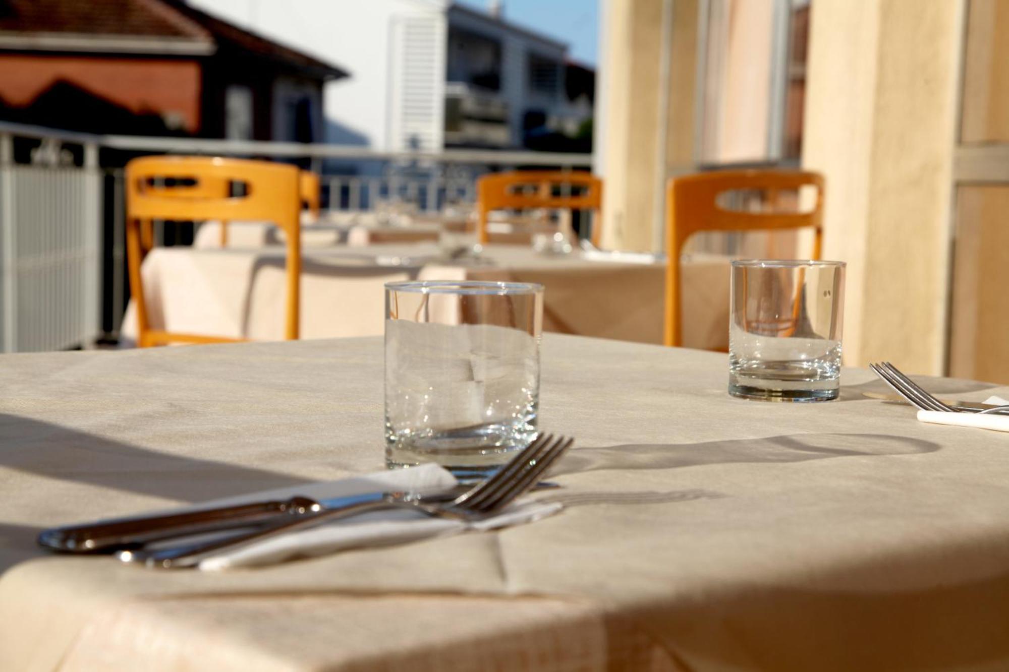 Hotel Alfa Rimini Exterior foto