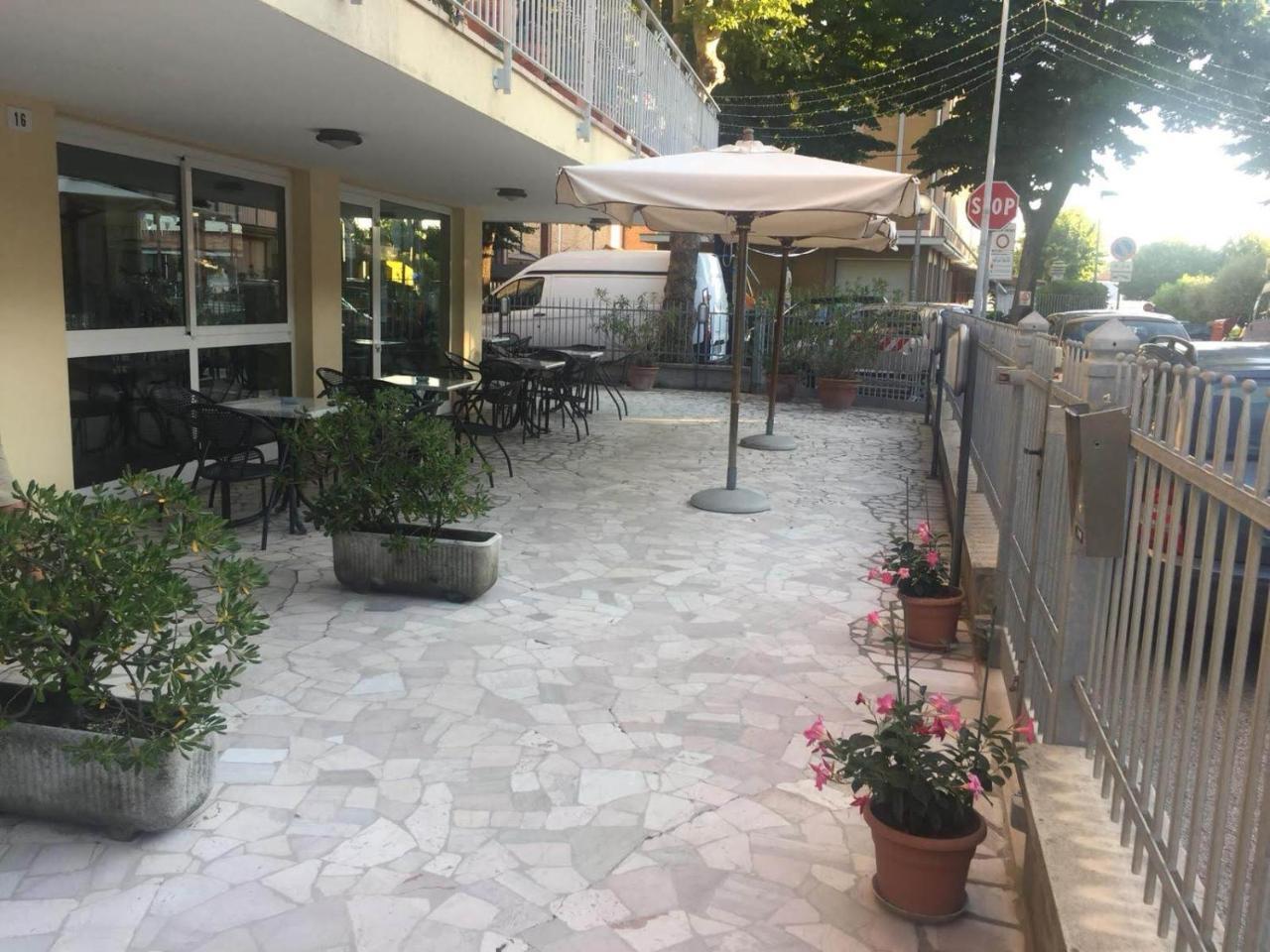 Hotel Alfa Rimini Exterior foto